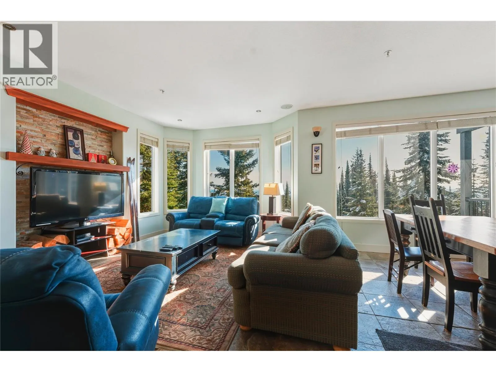 725 Monashee Road