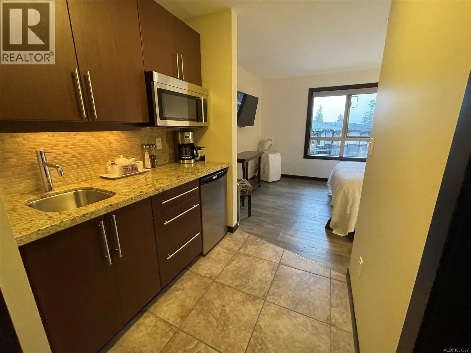 234 1175 Resort Dr