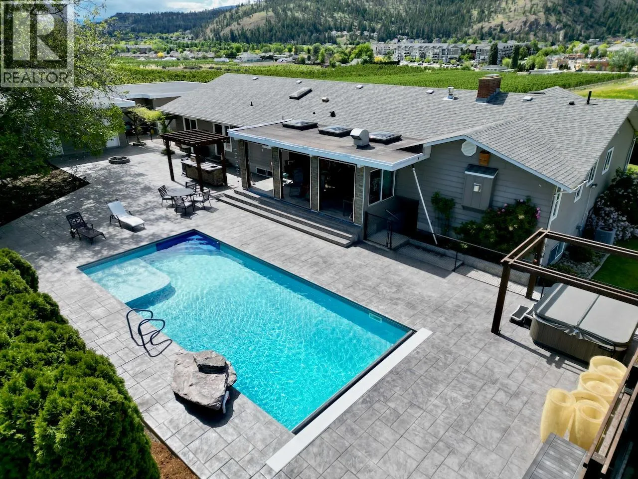 371 Valley Road Unit# 1-3