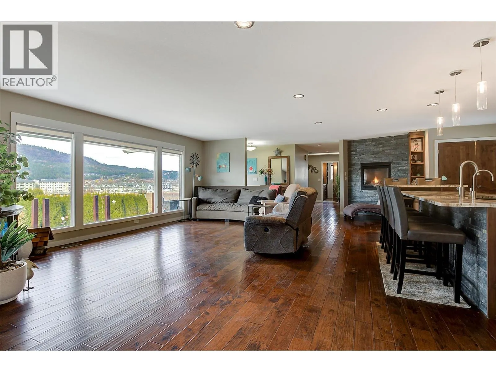 371 Valley Road Unit# 1-3