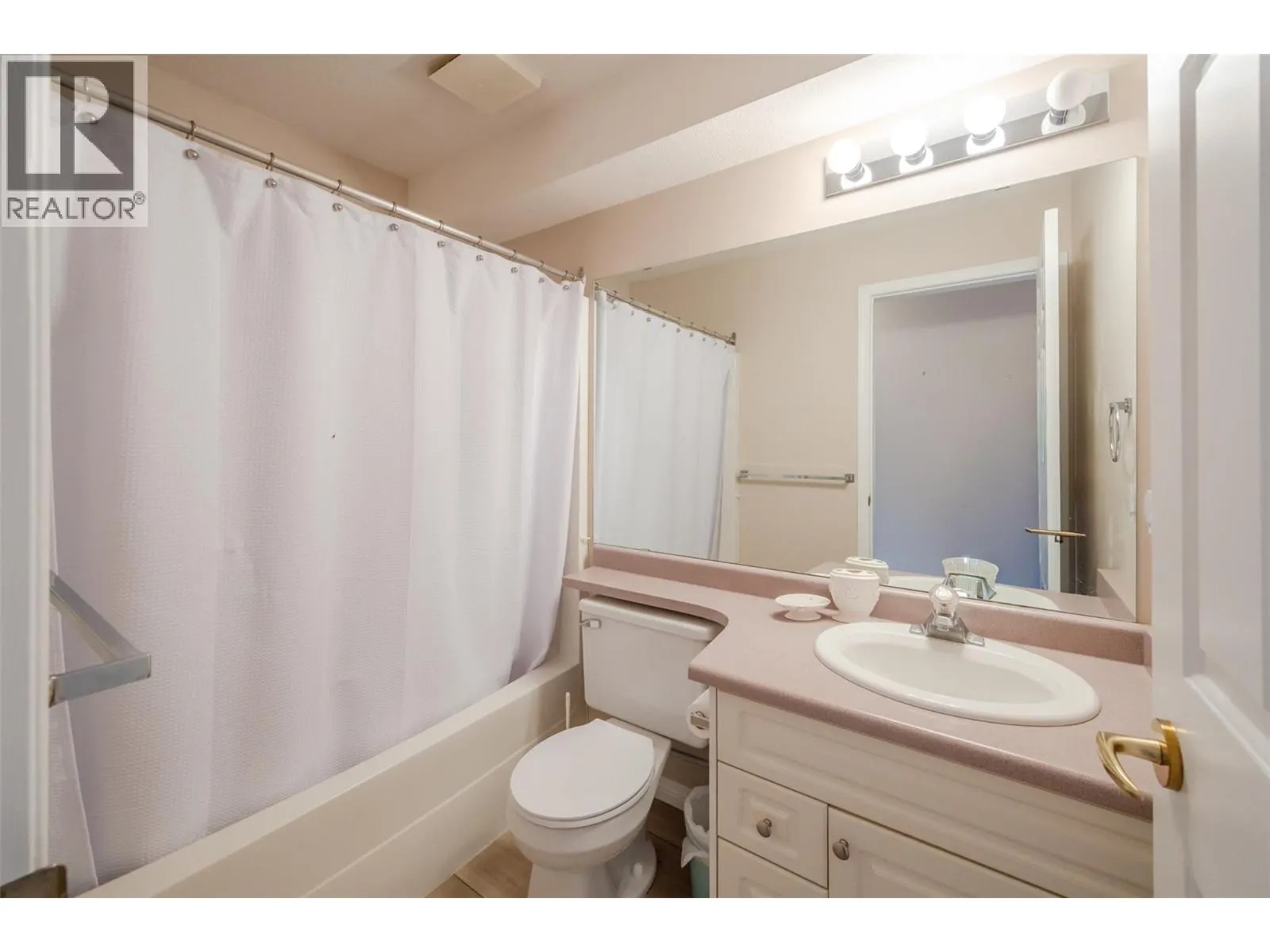 6514 Meadows Drive Unit# 3