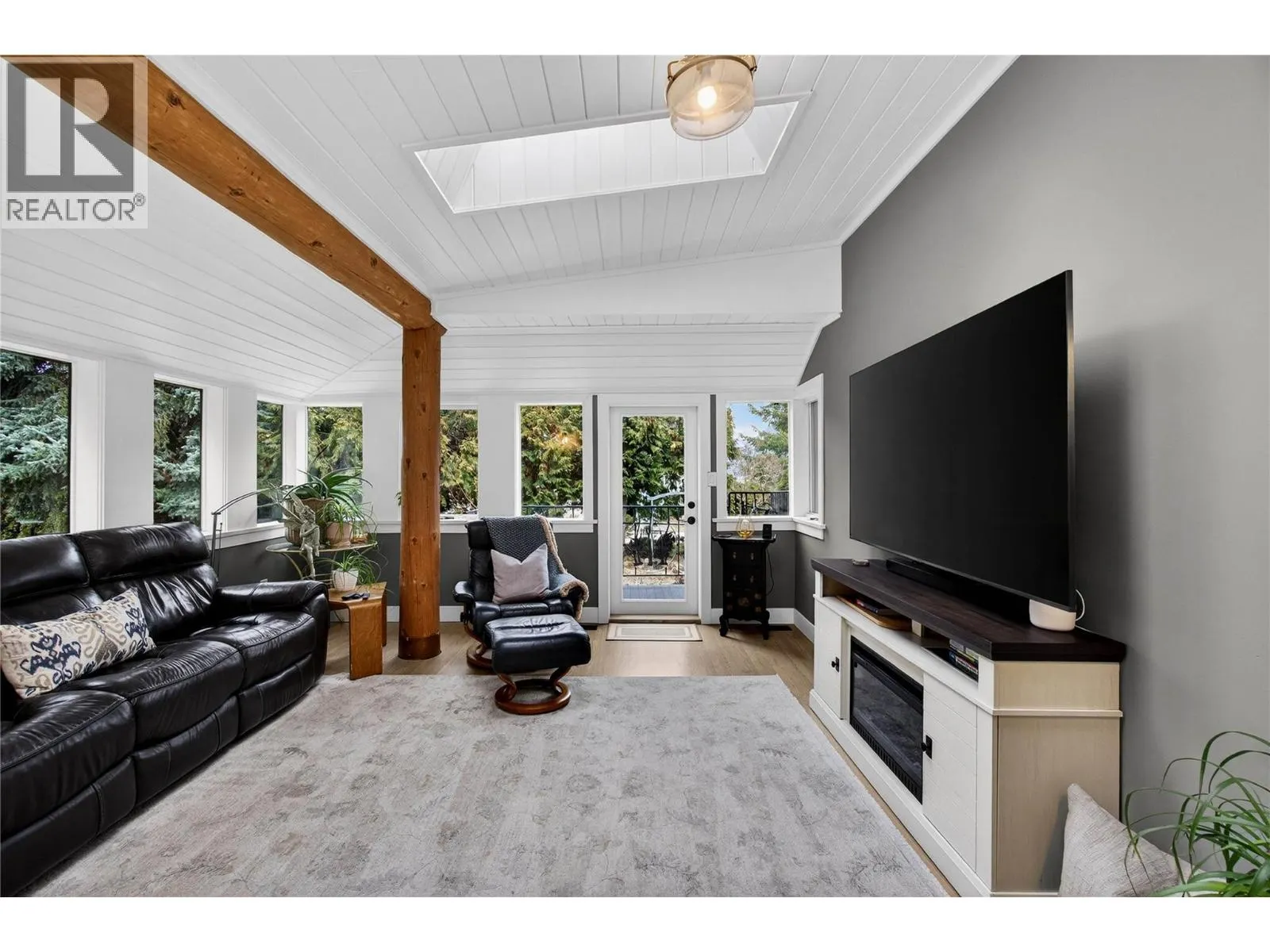 2829 Marine Drive