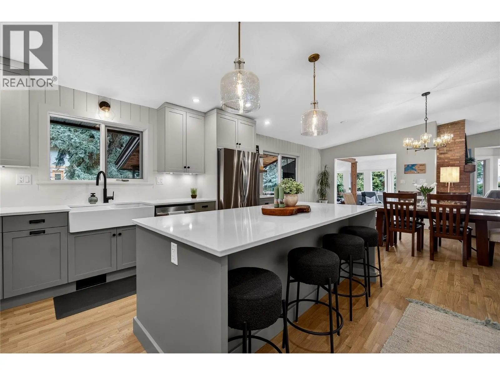 2829 Marine Drive