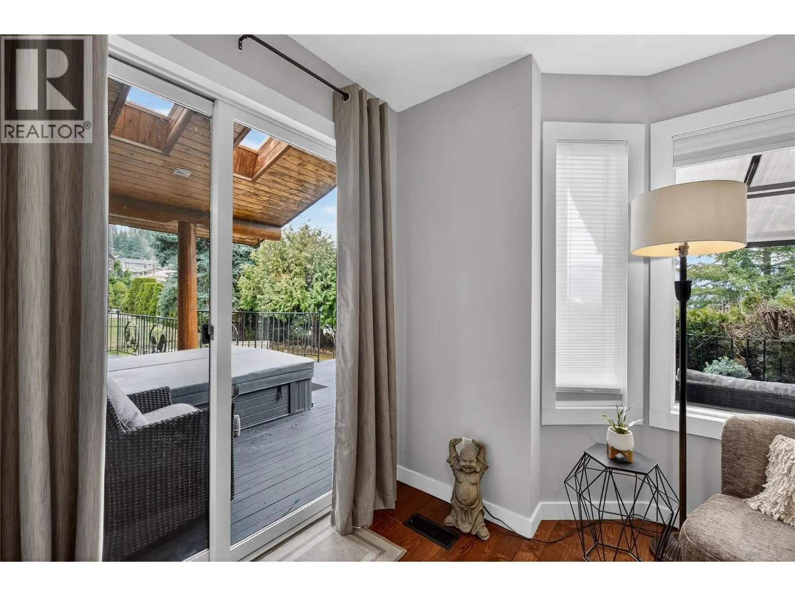 2829 Marine Drive