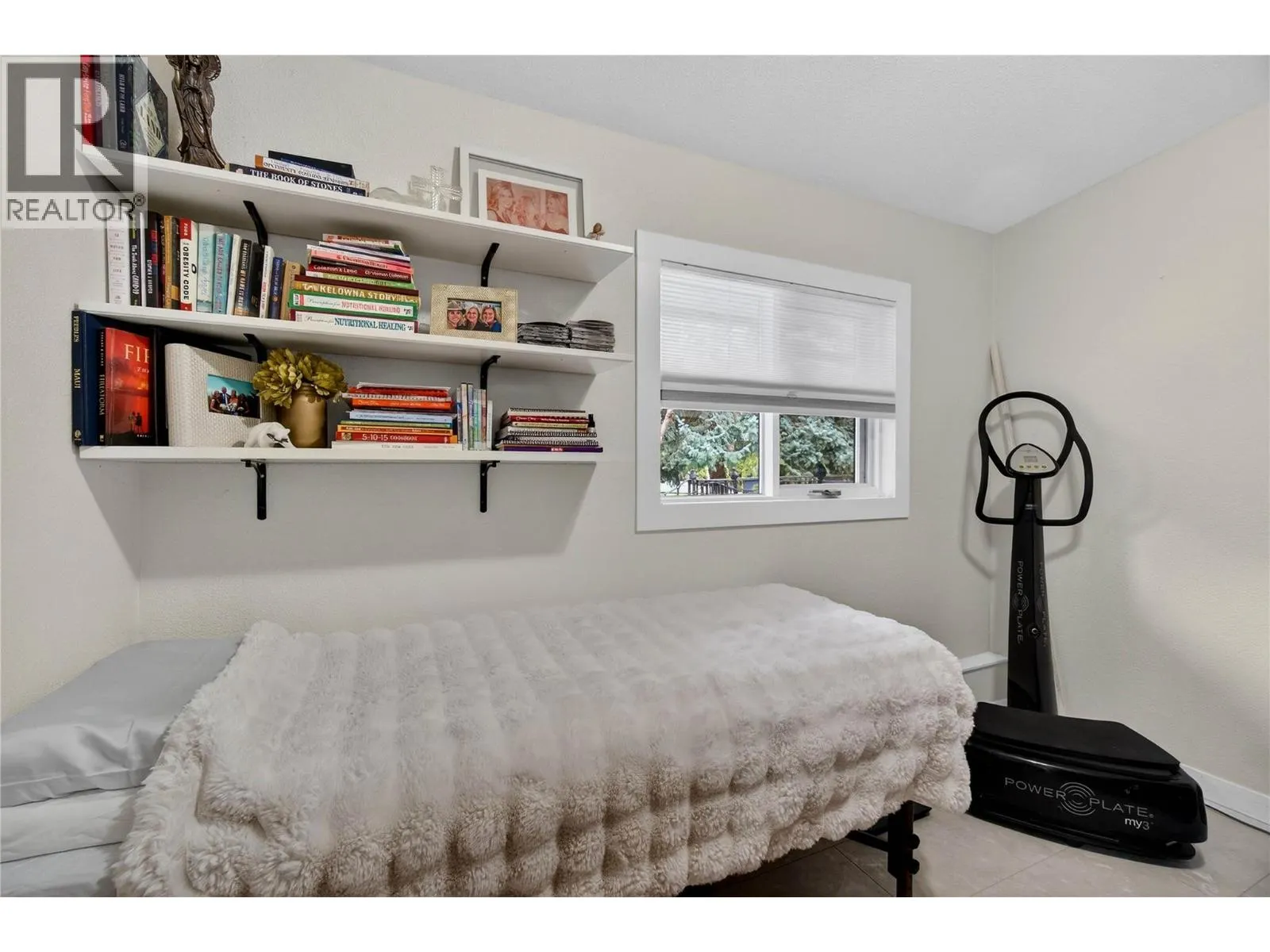 2829 Marine Drive