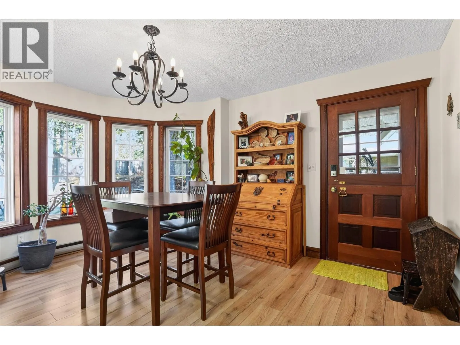 6119 PIPPERS Lane