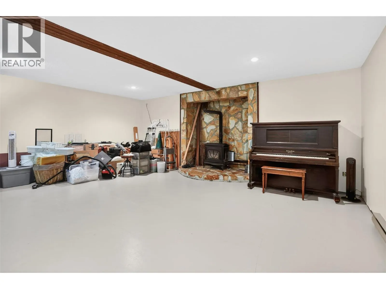 6119 PIPPERS Lane