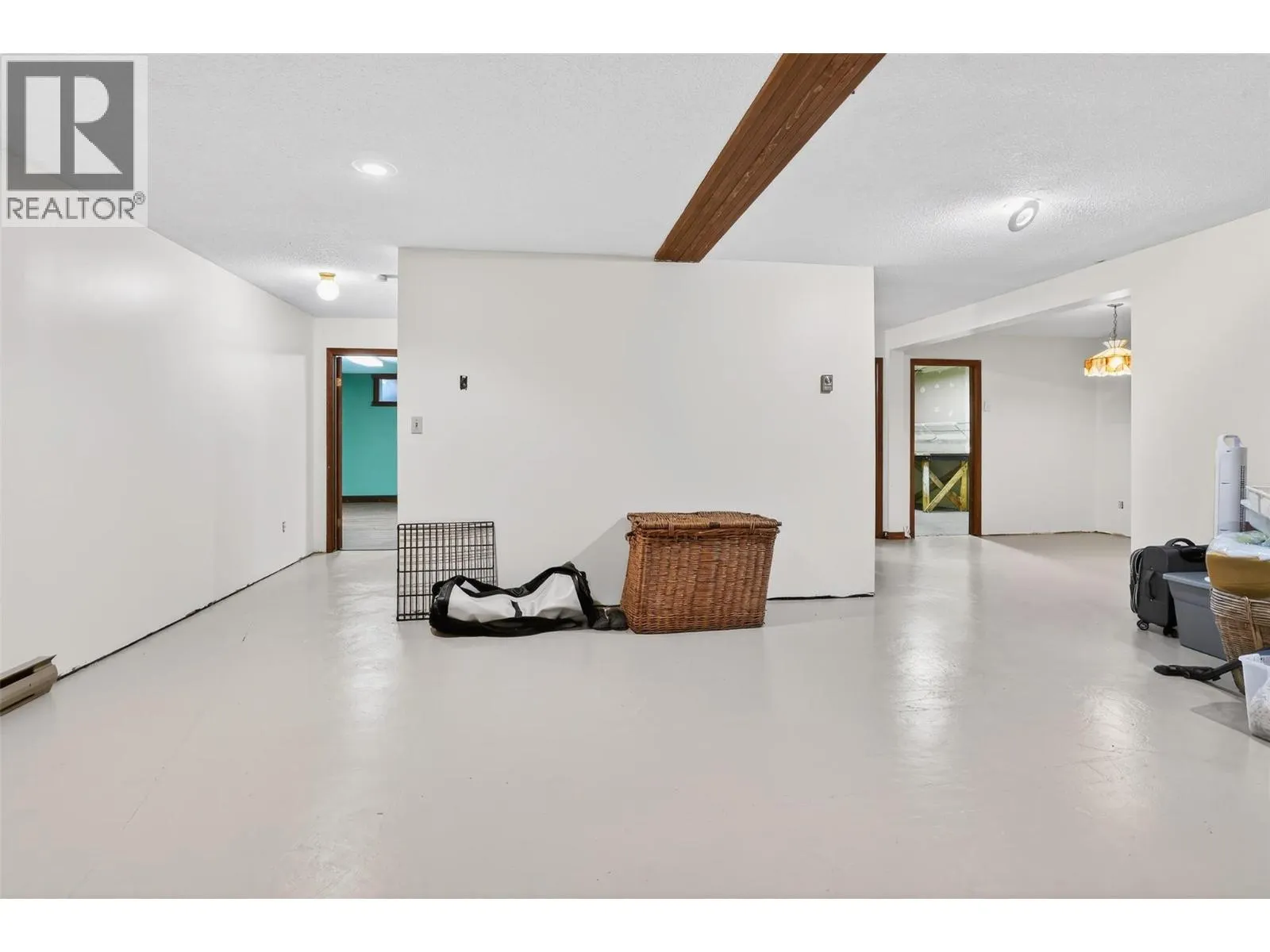 6119 PIPPERS Lane