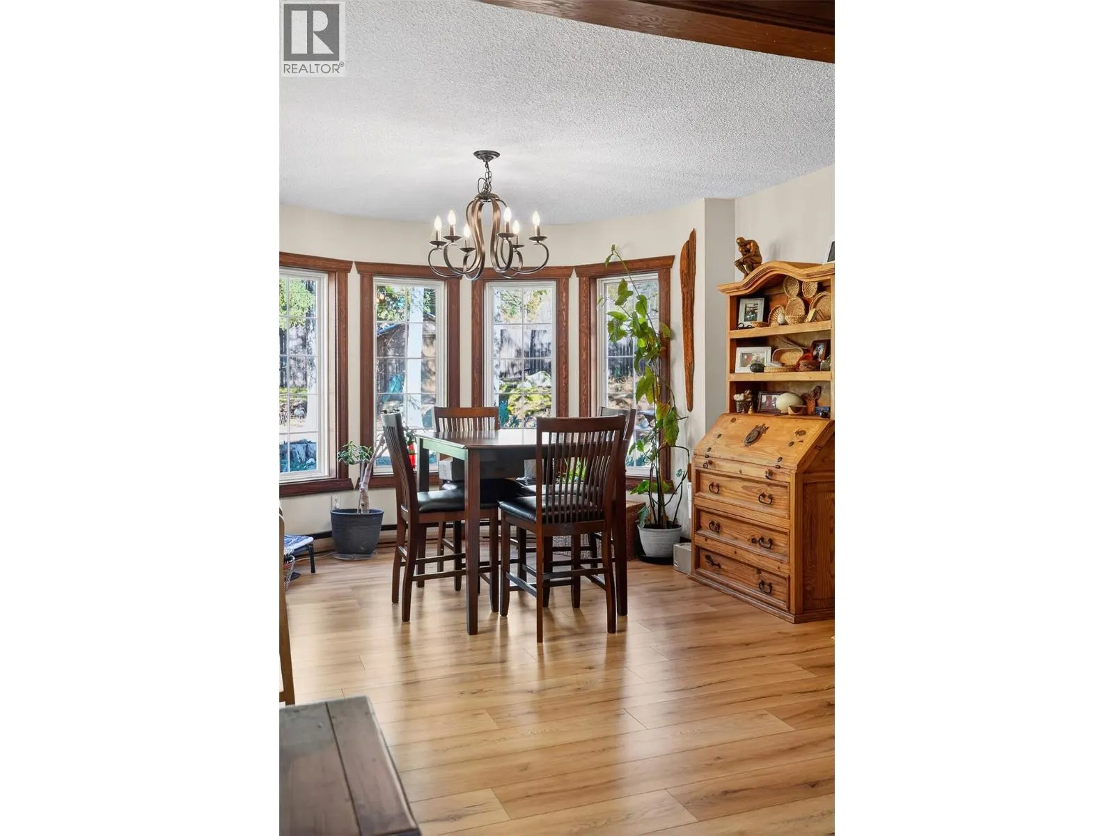 6119 PIPPERS Lane