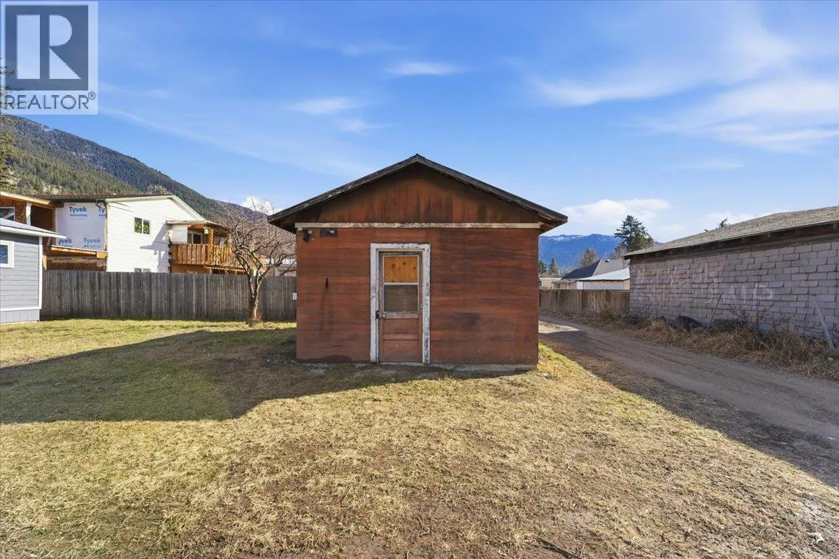 5783 Tuktakamin Road