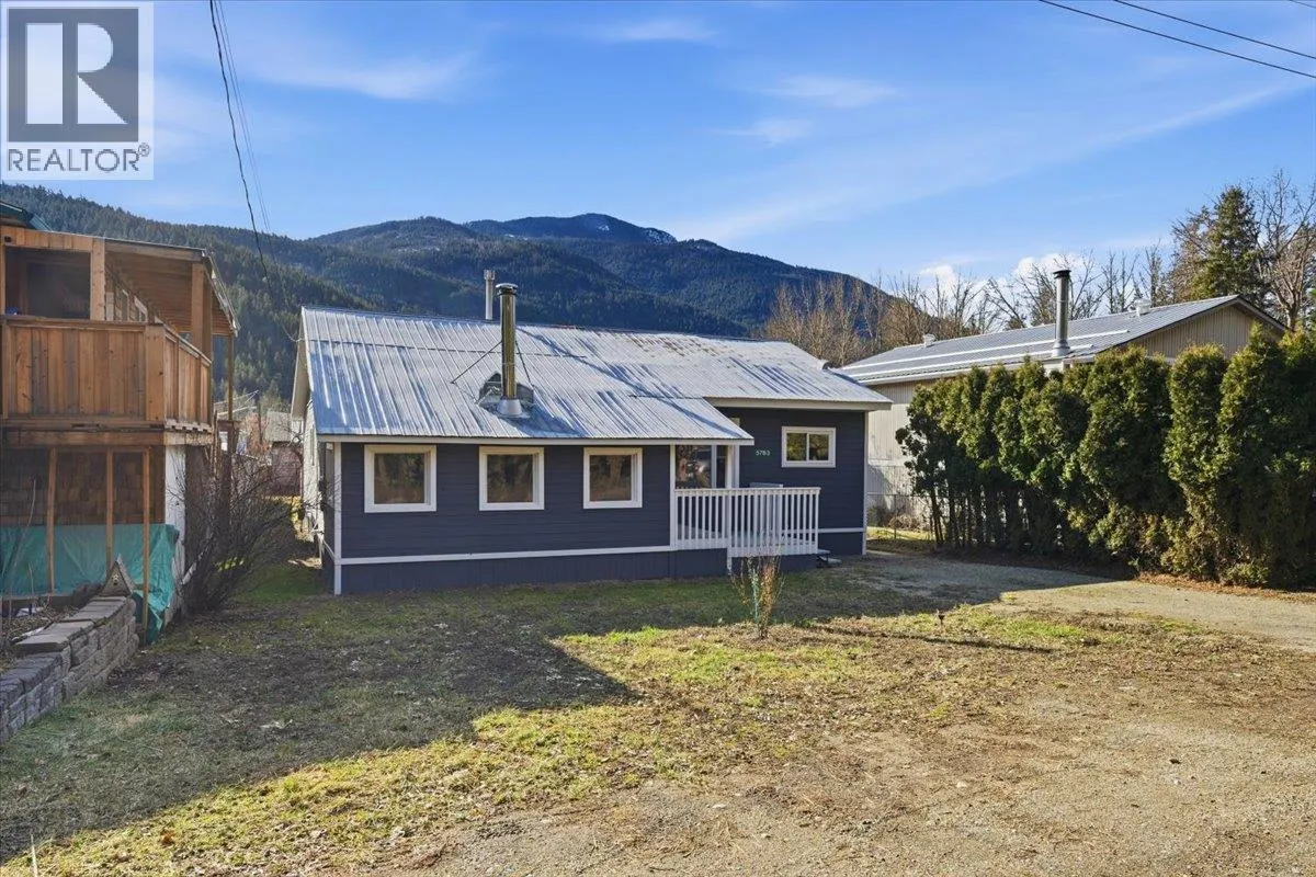 5783 Tuktakamin Road