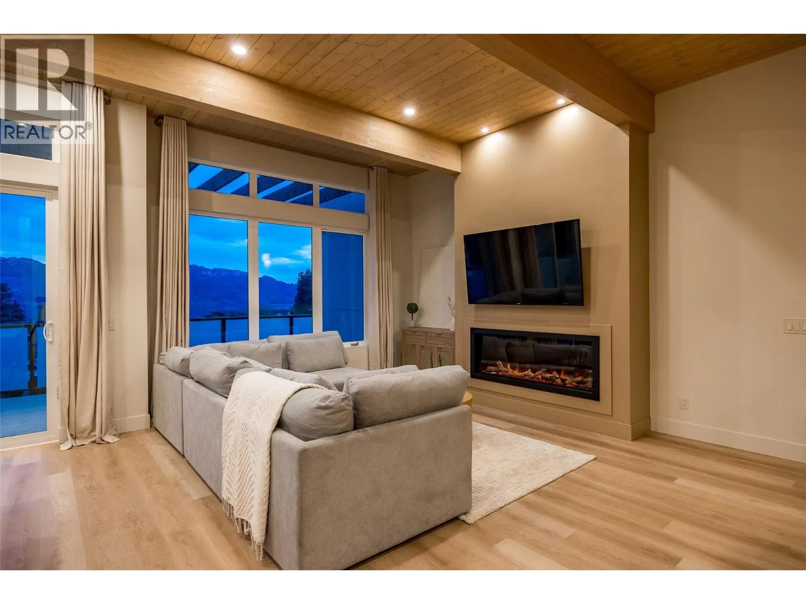 1027 Kitson Court