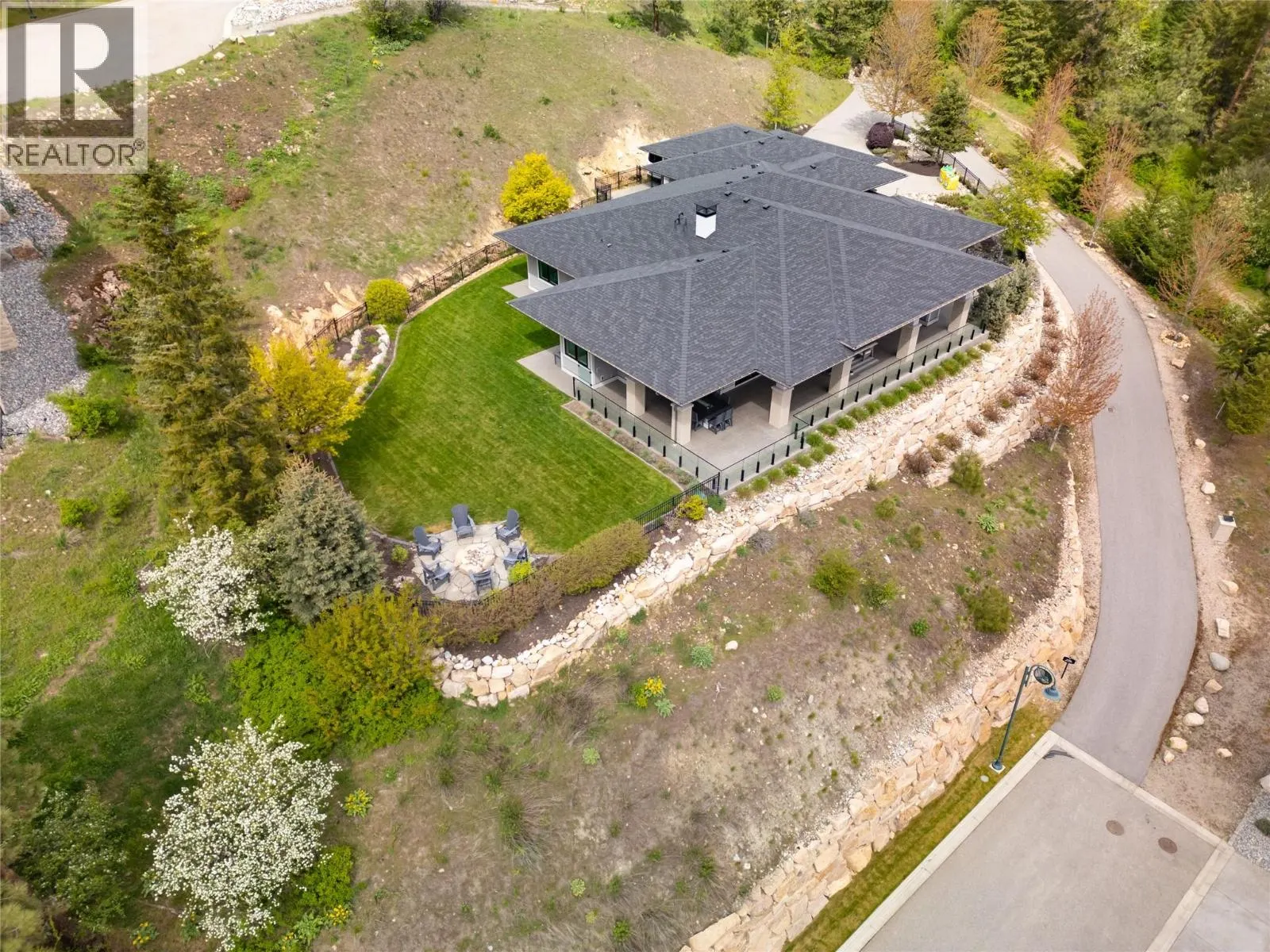 689 Birdie Lake Place