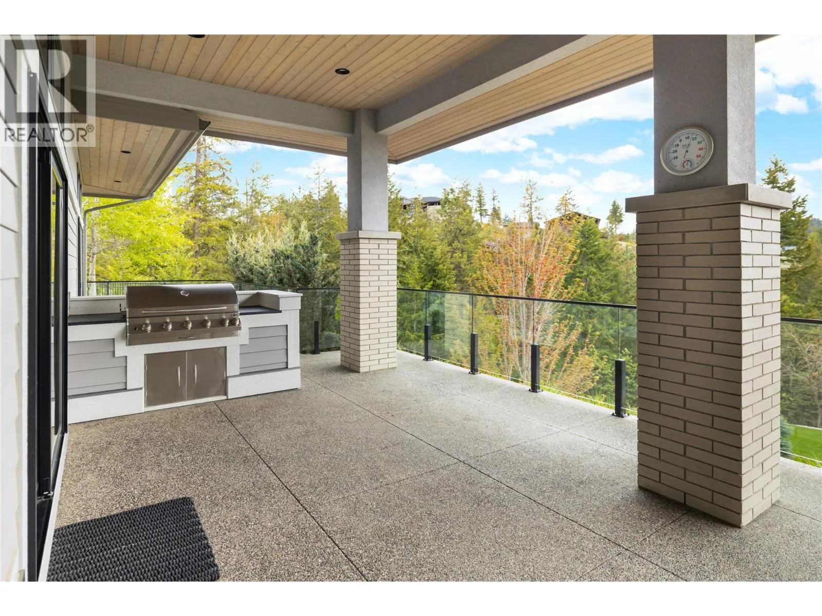 689 Birdie Lake Place