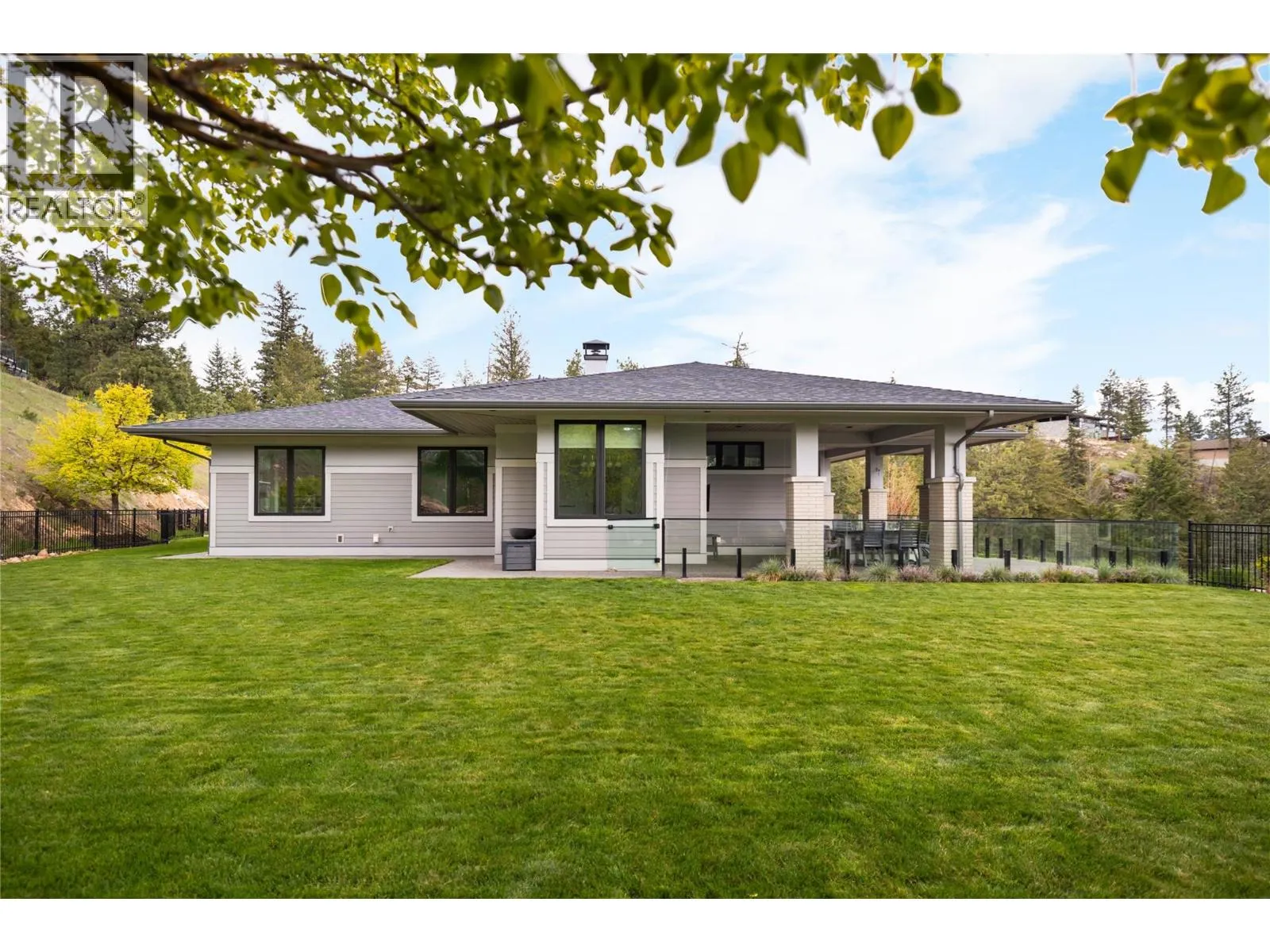 689 Birdie Lake Place