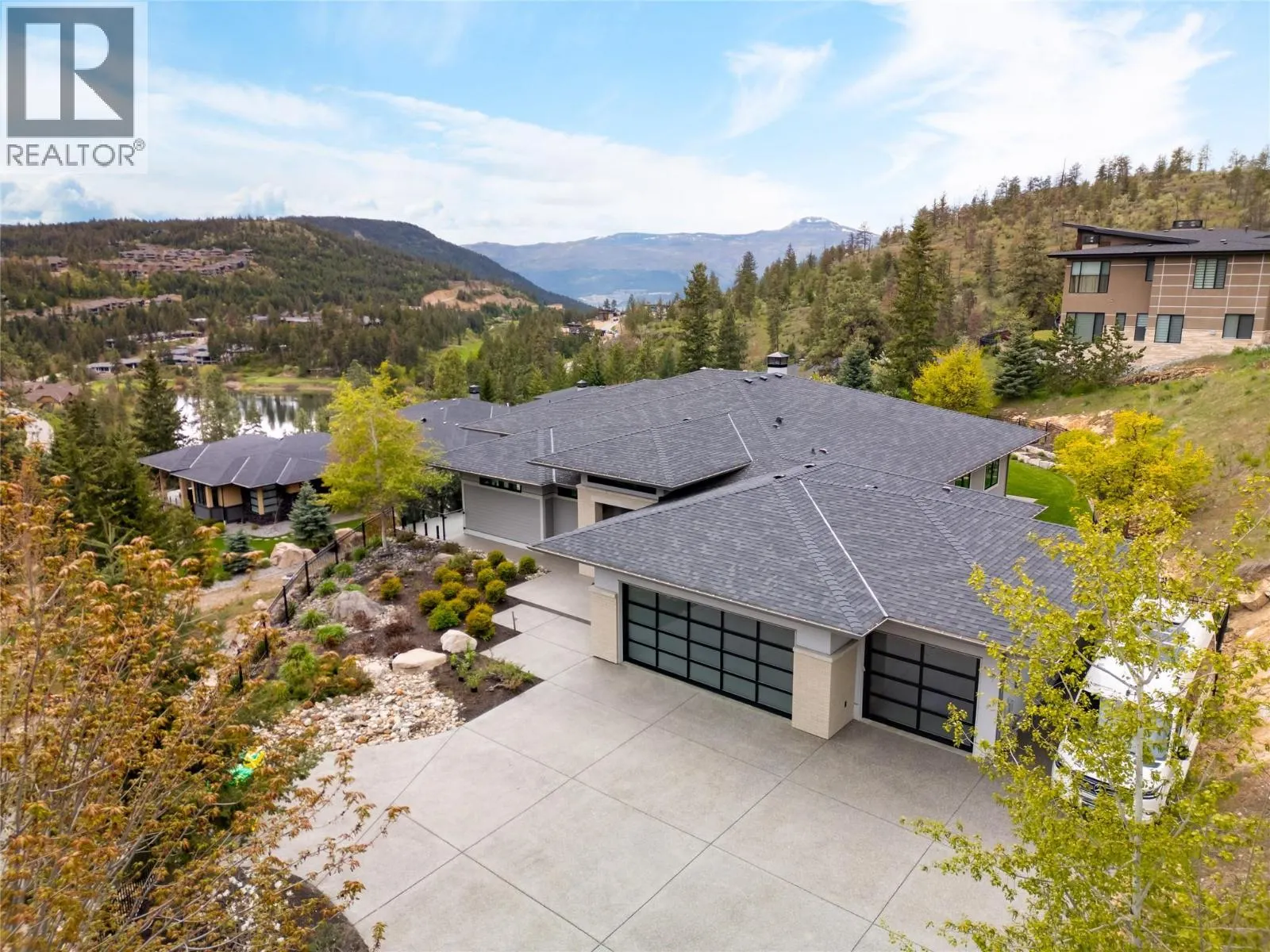689 Birdie Lake Place