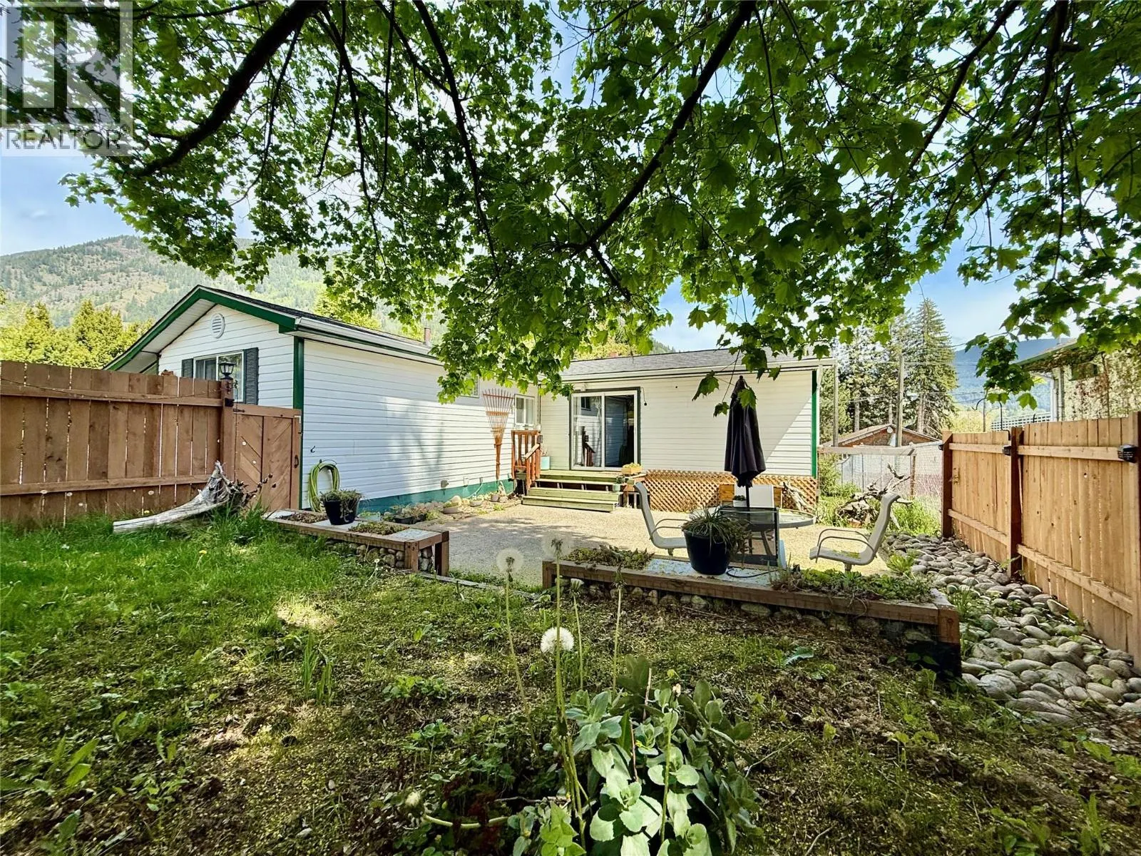 209 6th Avenue