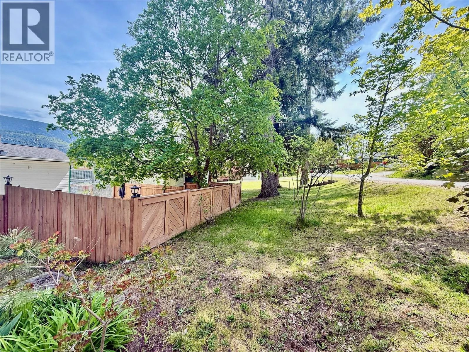 209 6th Avenue