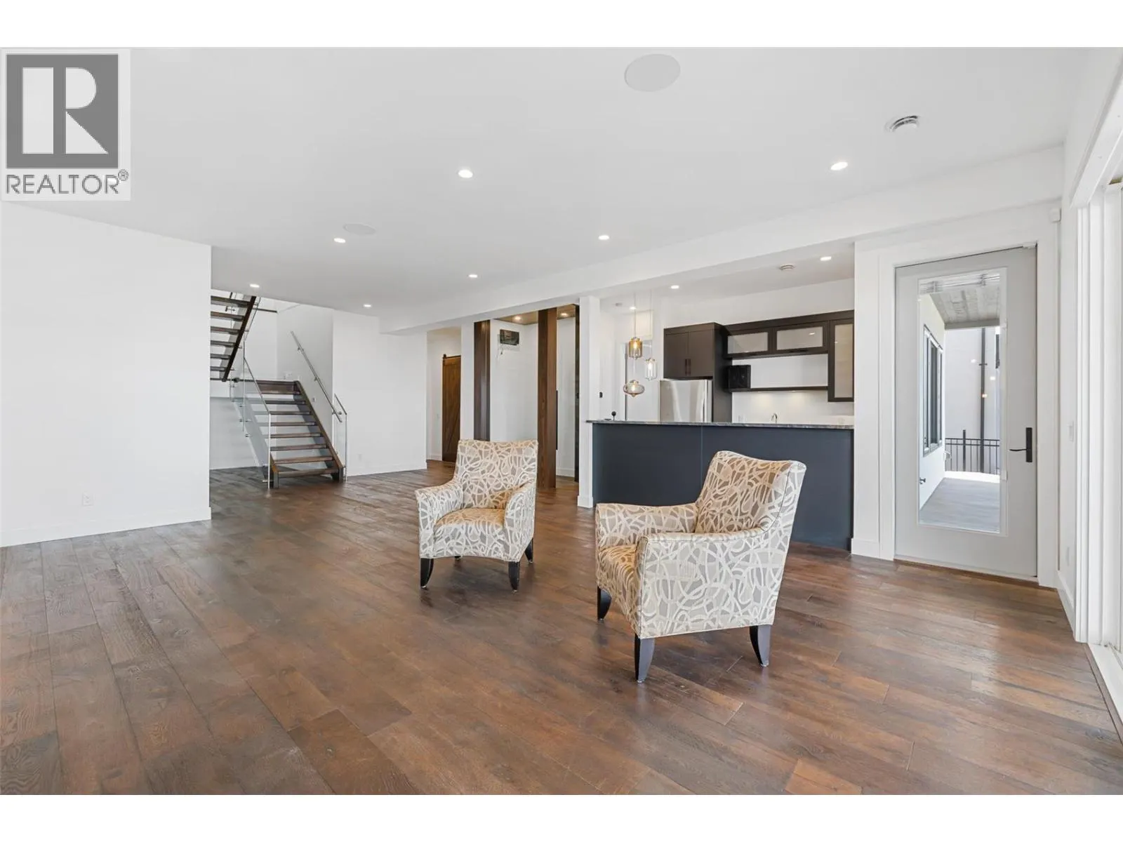 5576 Upper Mission Drive