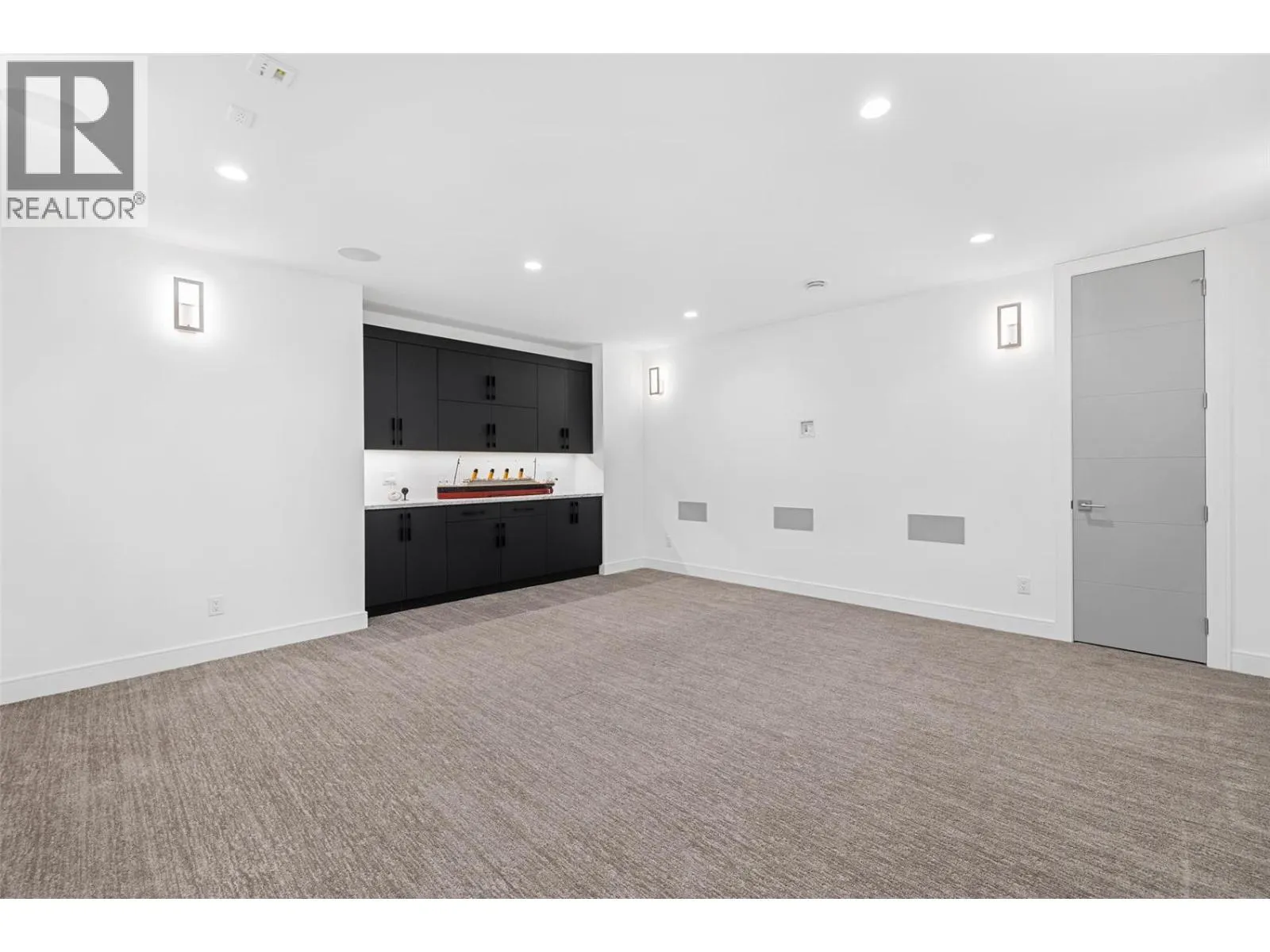 5576 Upper Mission Drive