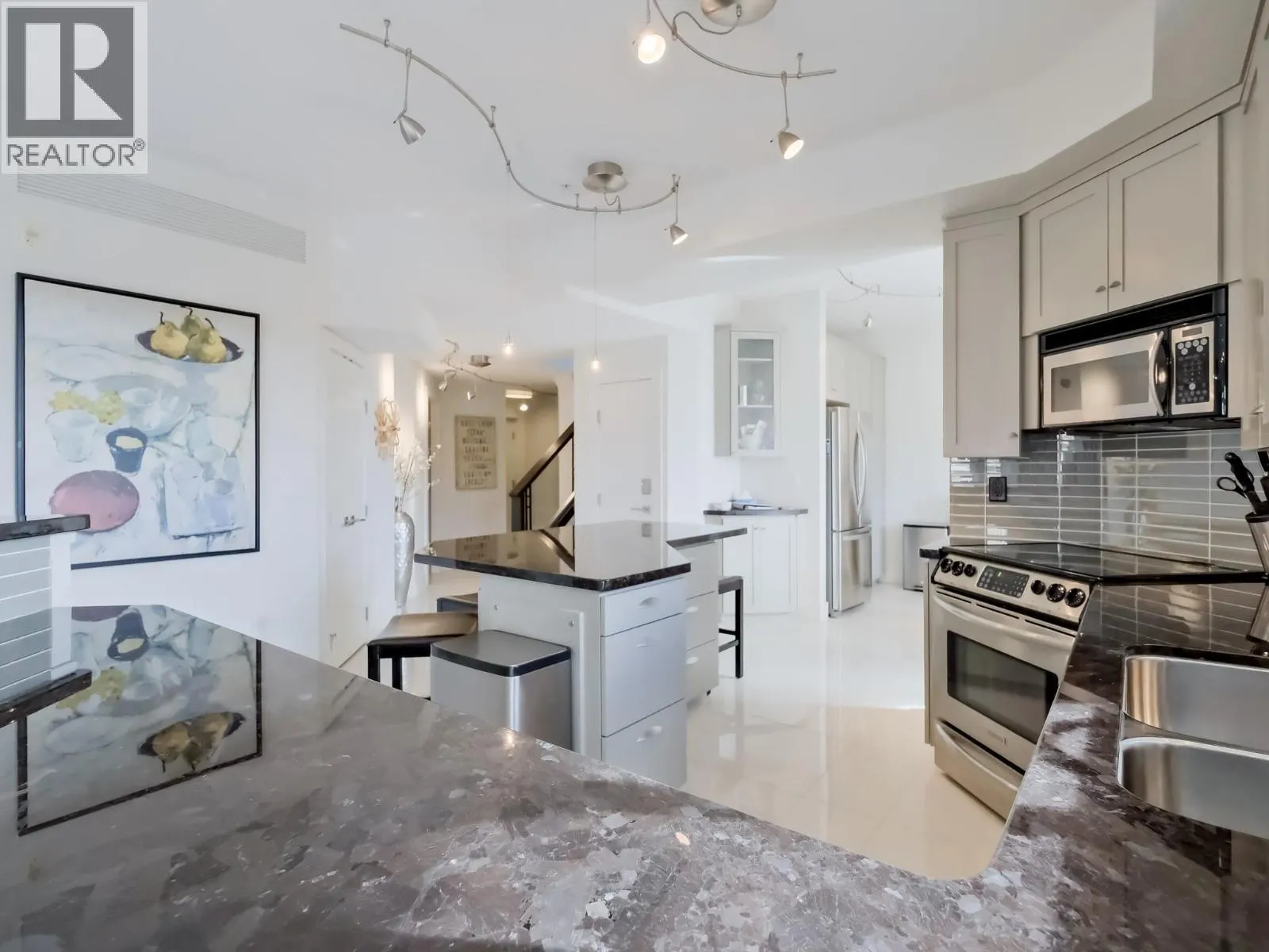 1088 Sunset Drive Unit# 221