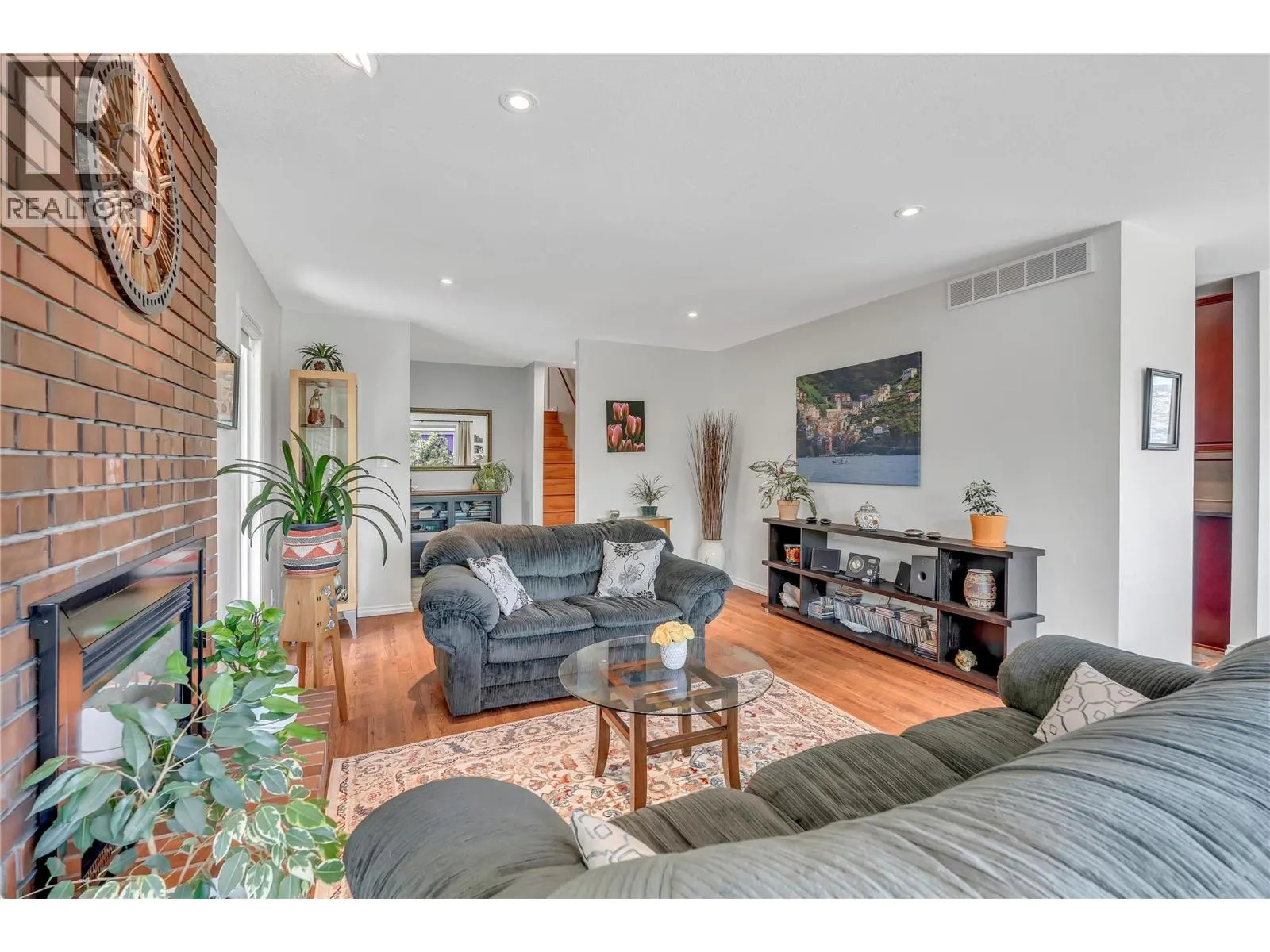 8704 Kuroda Place