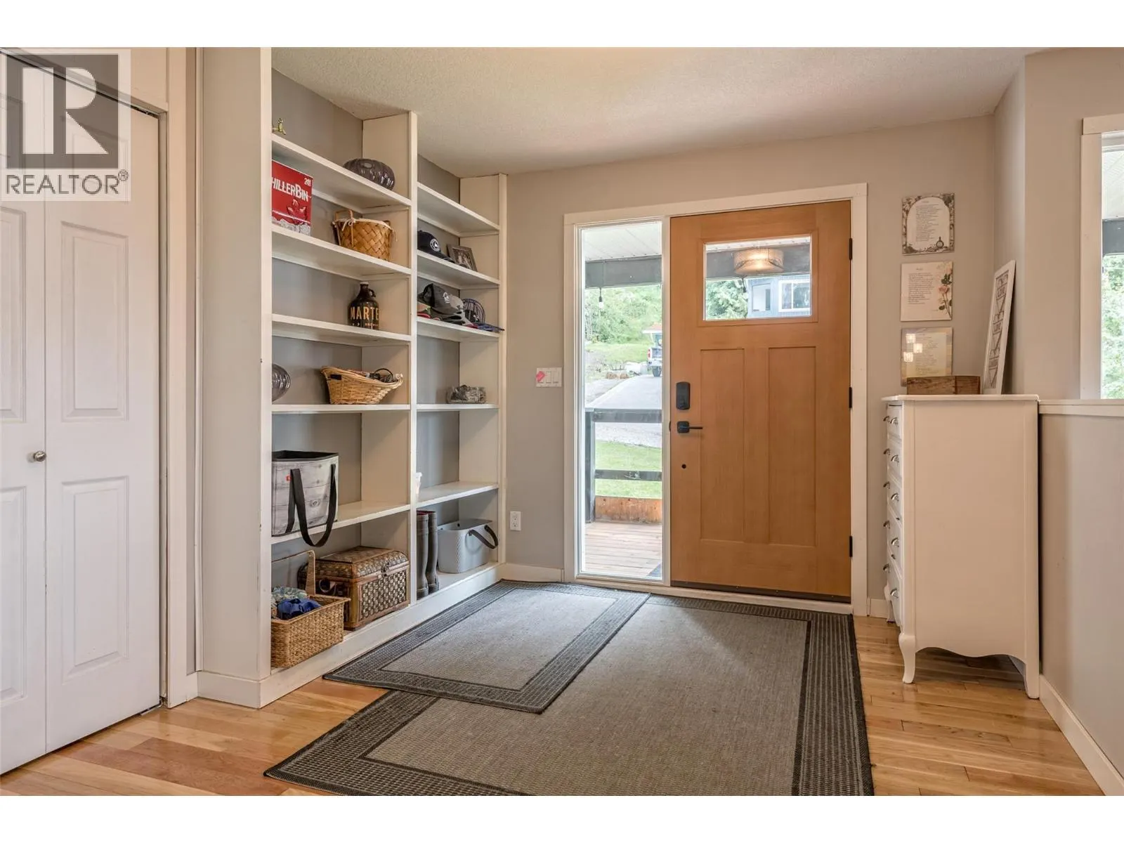 3286 Upper McLeod Road