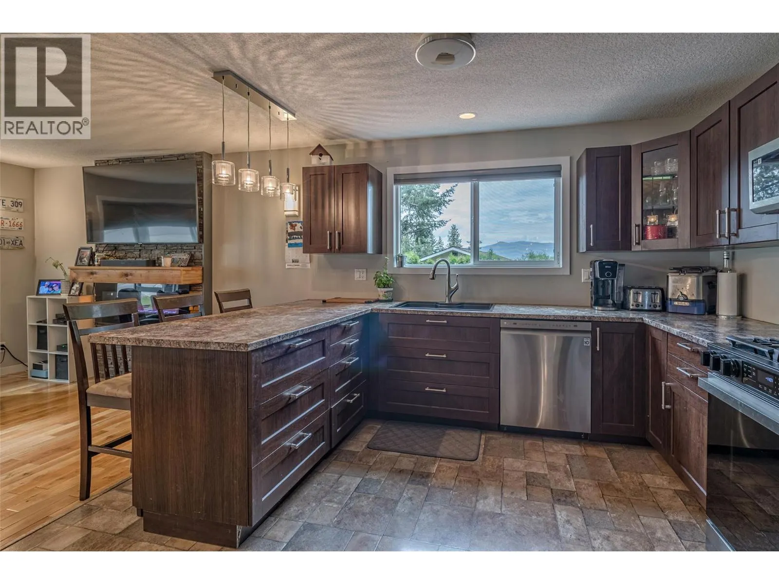 3286 Upper McLeod Road
