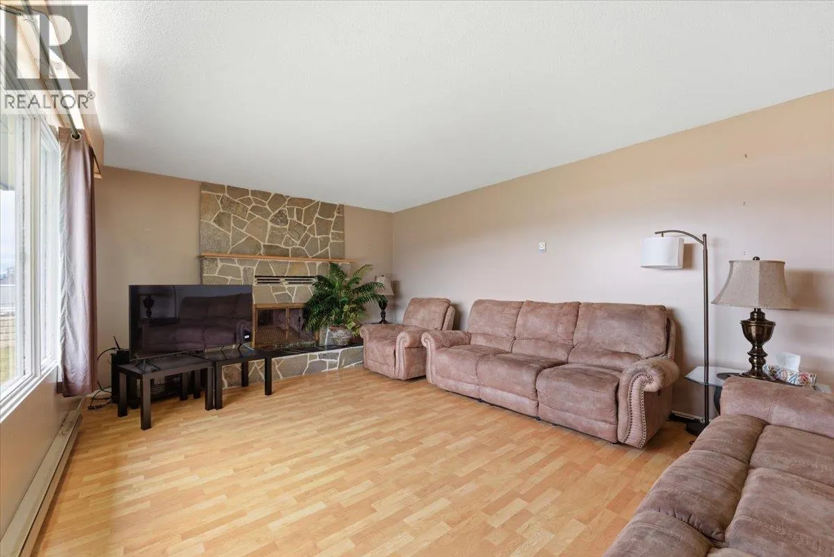 1121 Mountain View Road