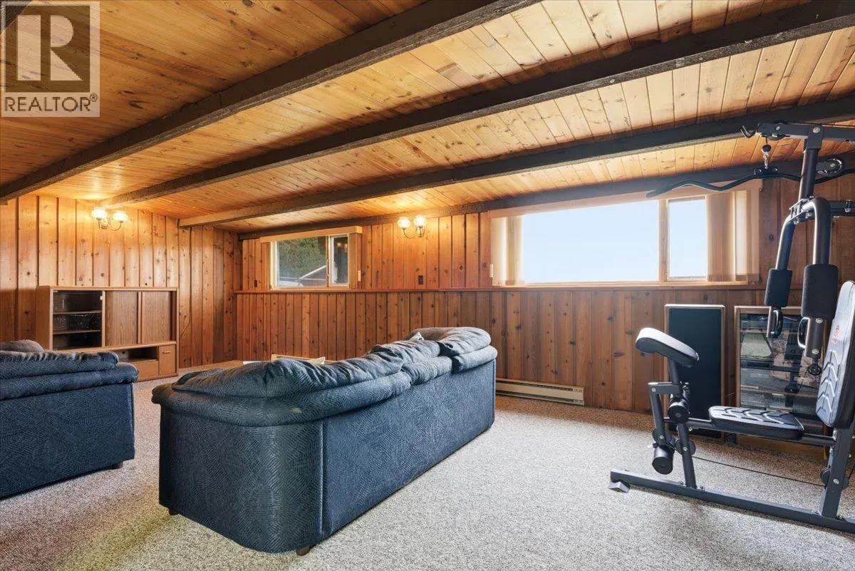 1121 Mountain View Road