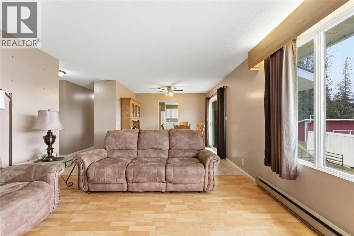 1121 Mountain View Road