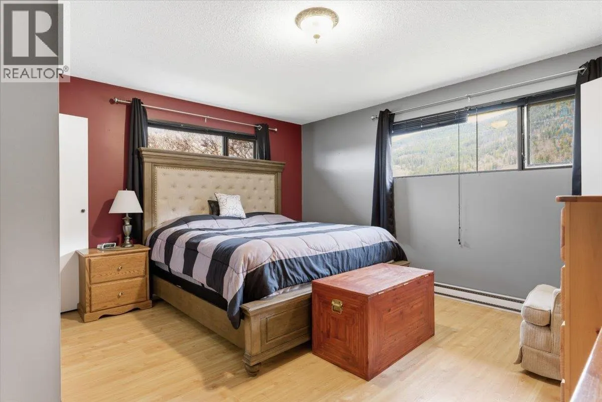 1121 Mountain View Road