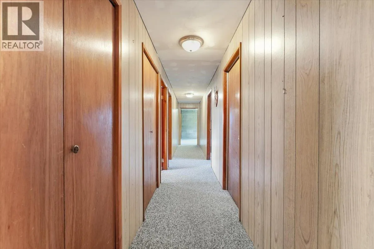 1121 Mountain View Road