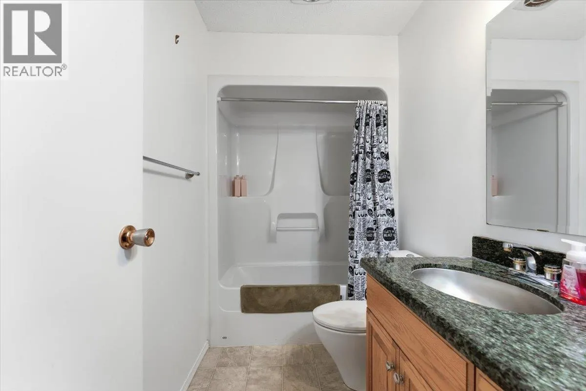 1121 Mountain View Road