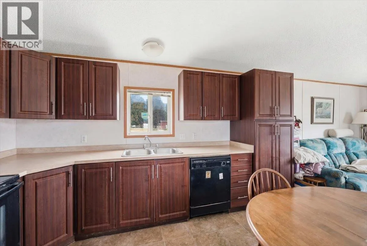 1121 Mountain View Road