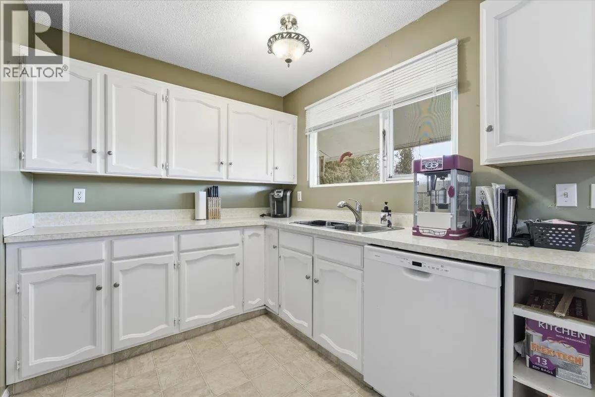 1121 Mountain View Road