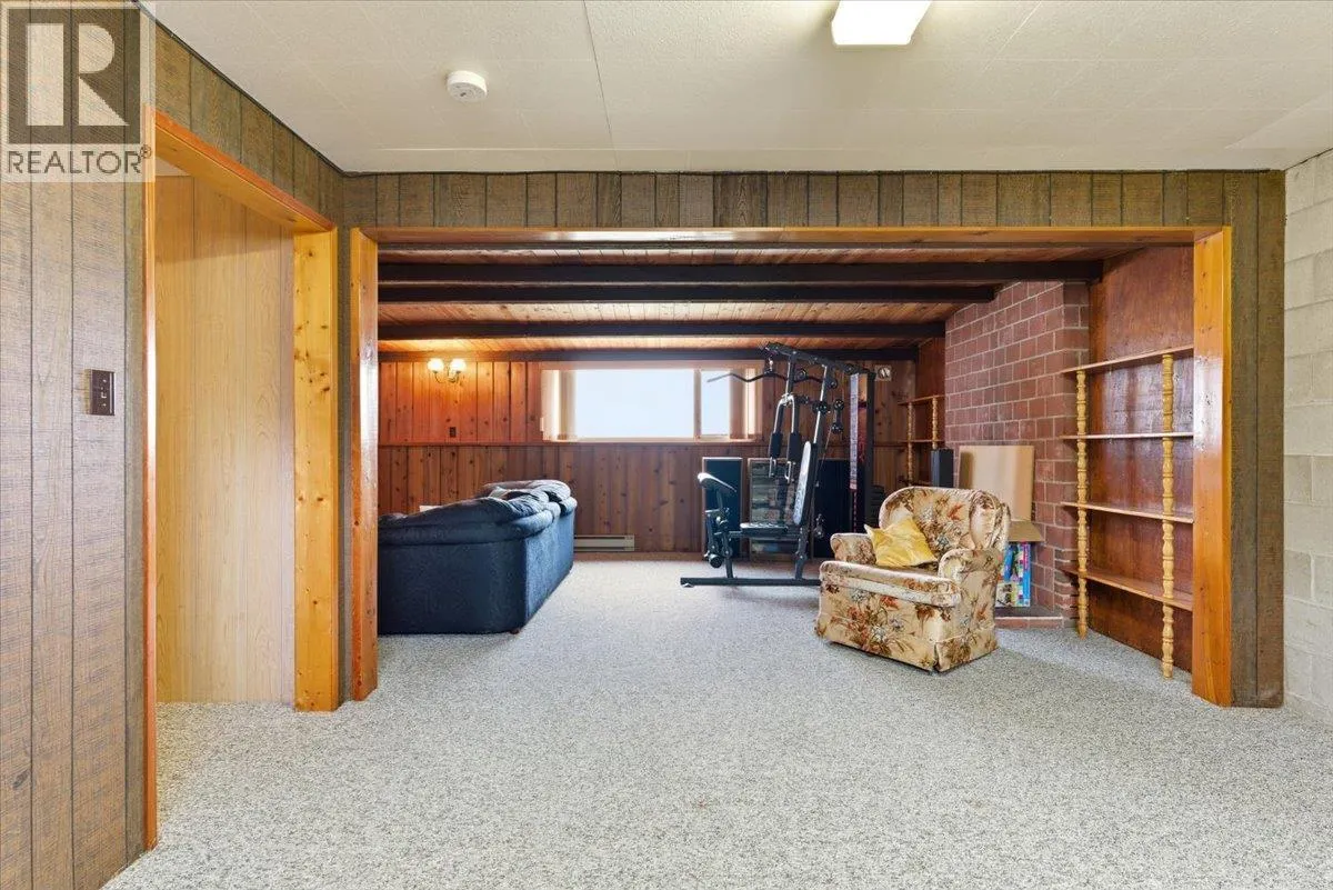 1121 Mountain View Road