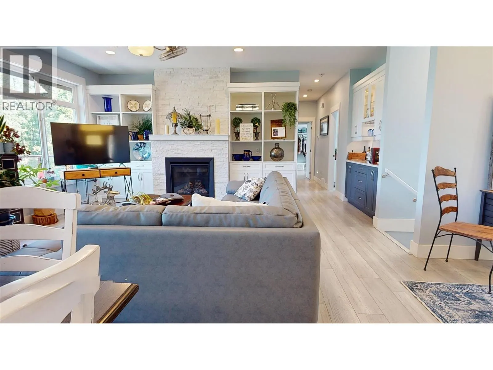 2526 Waverly Drive