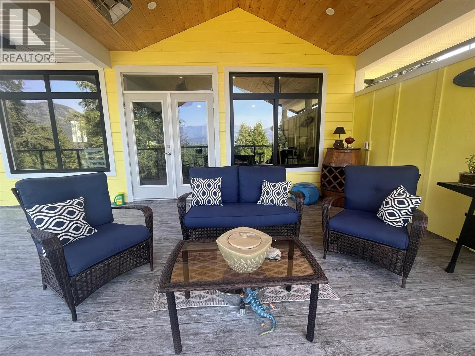 2526 Waverly Drive