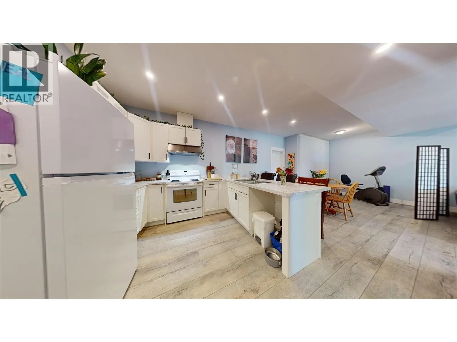 2526 Waverly Drive