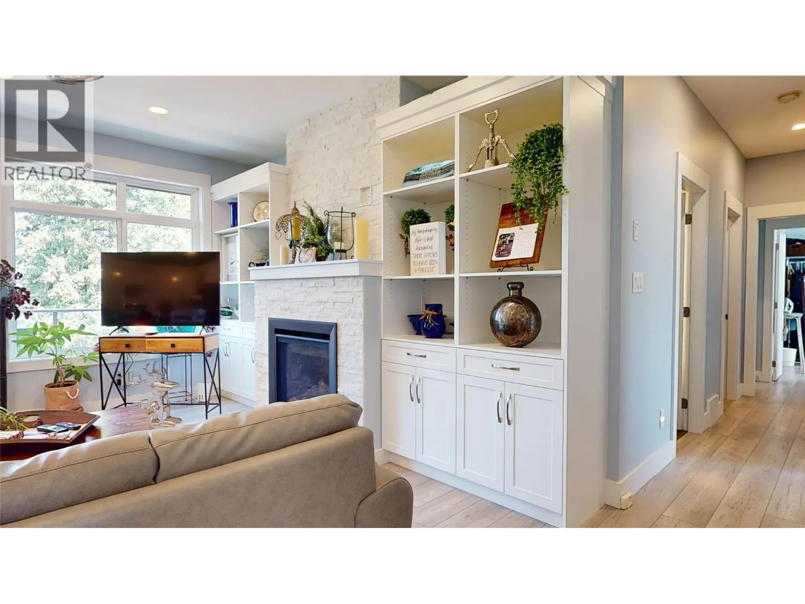 2526 Waverly Drive