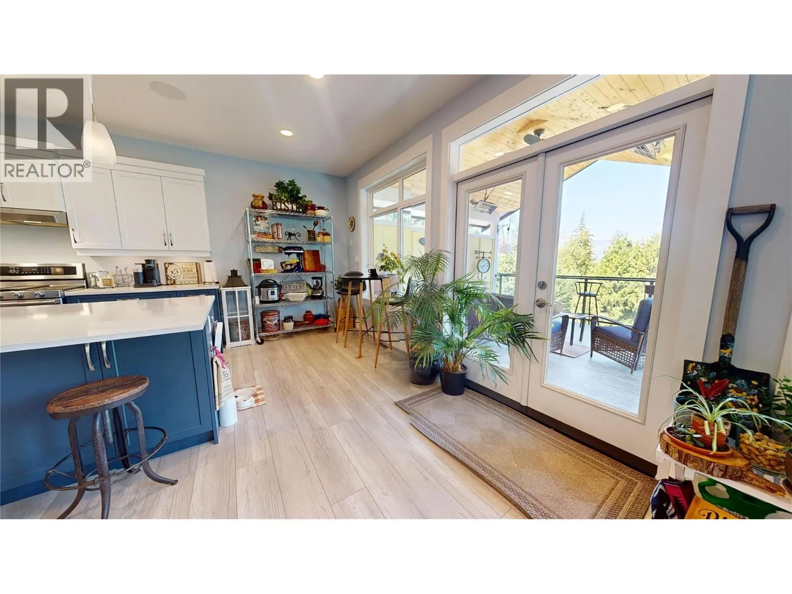 2526 Waverly Drive