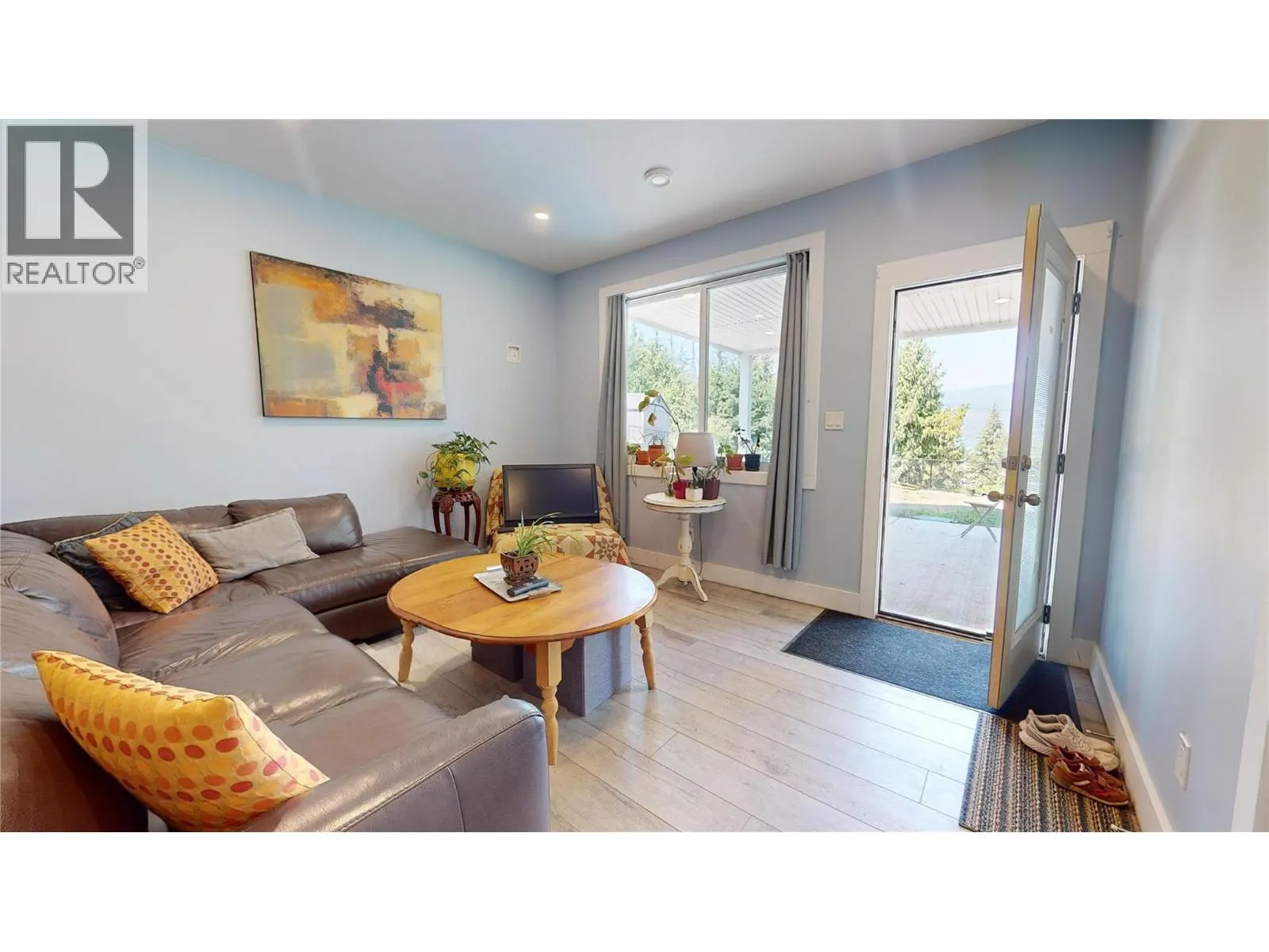 2526 Waverly Drive