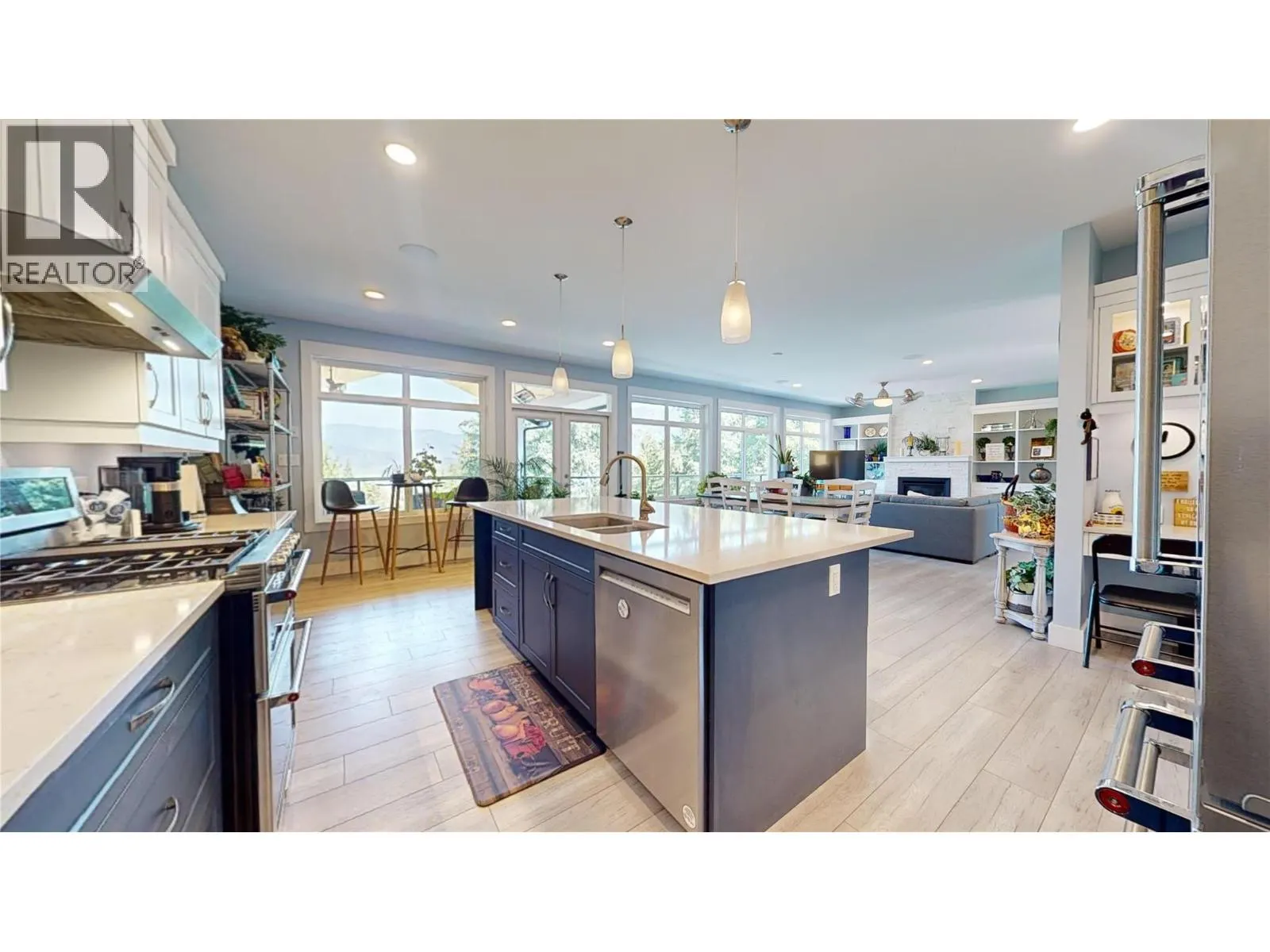 2526 Waverly Drive