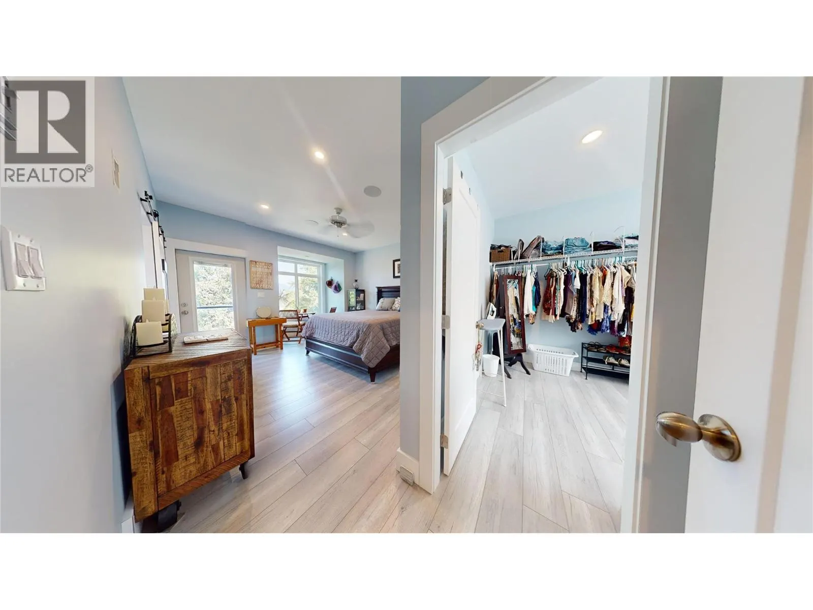 2526 Waverly Drive