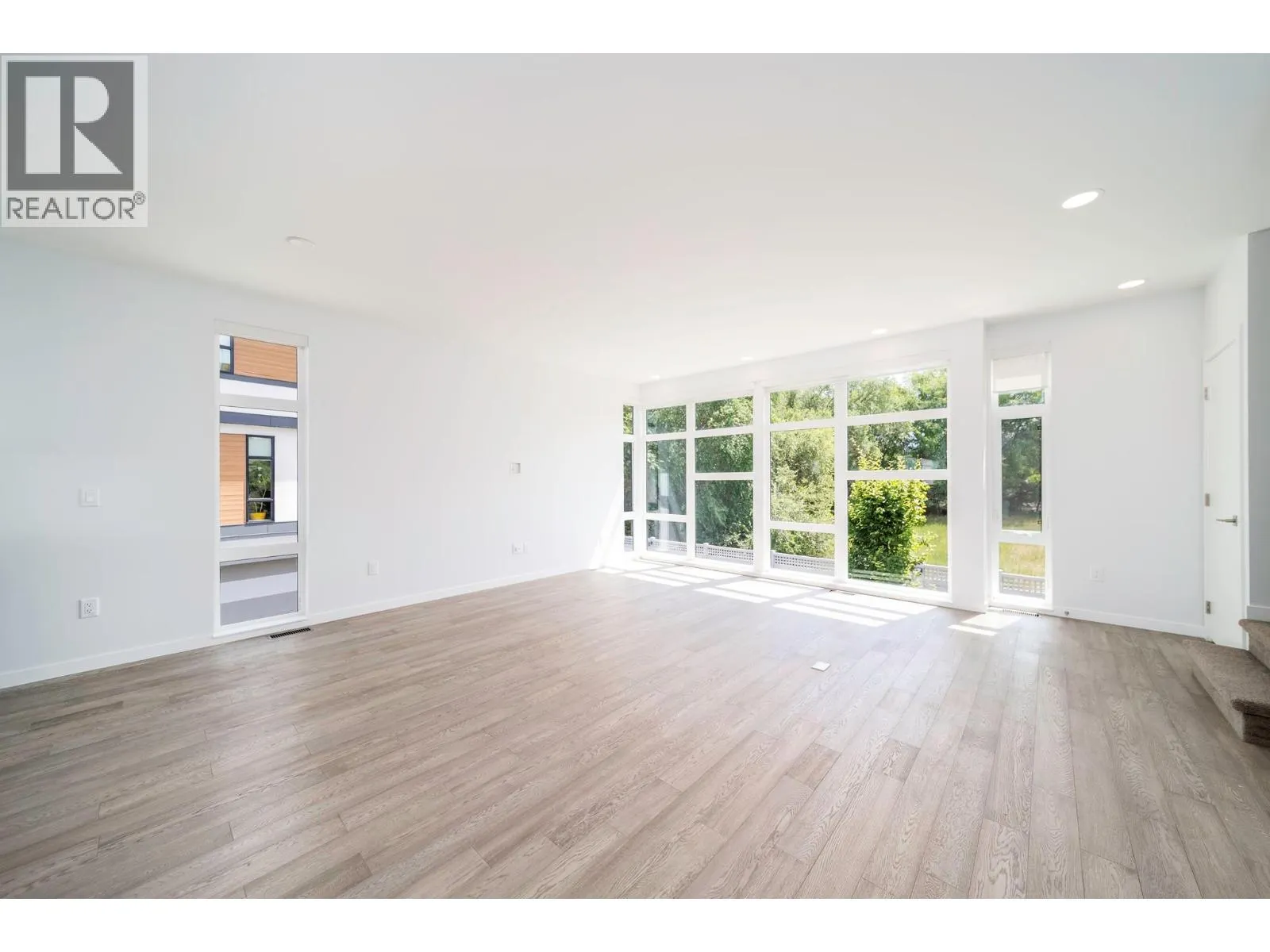 1515 Highland Drive N Unit# 29