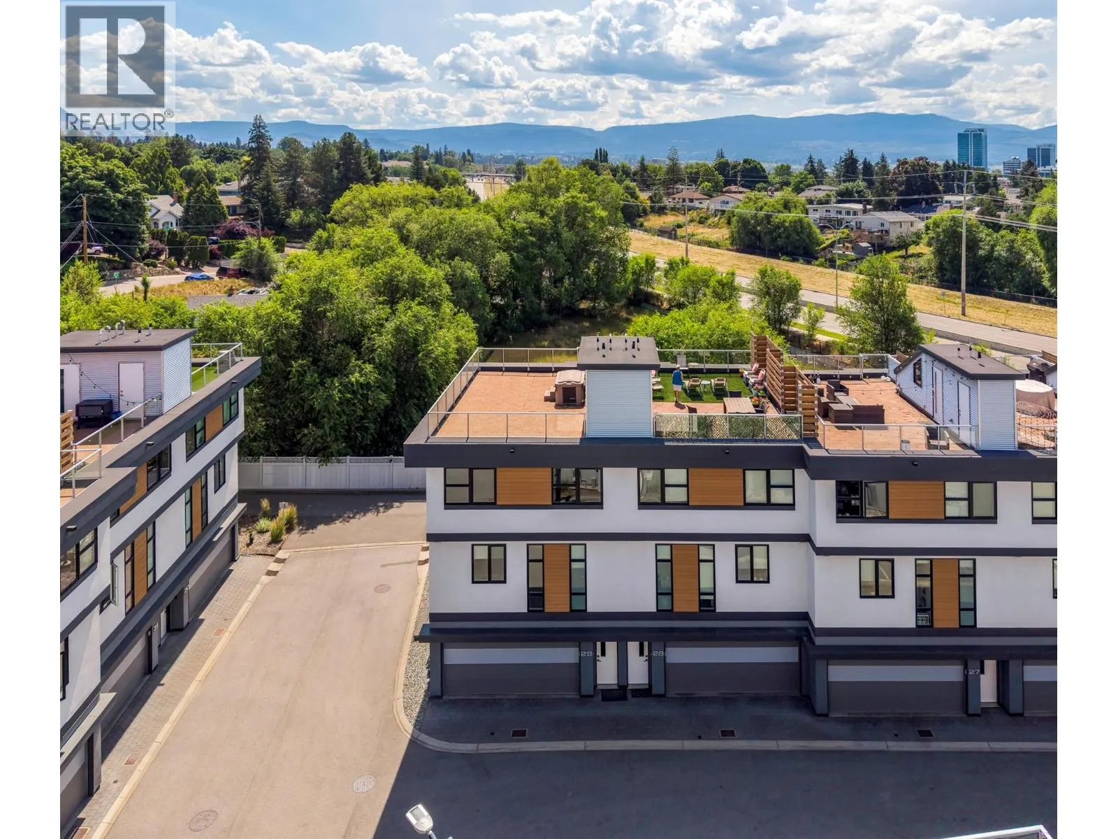 1515 Highland Drive N Unit# 29