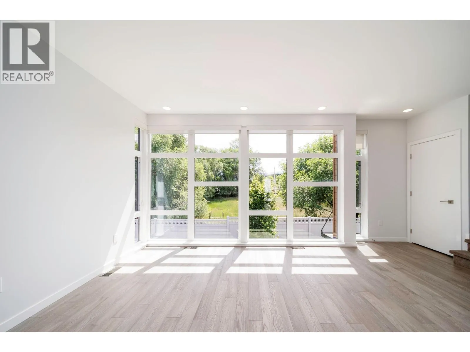 1515 Highland Drive N Unit# 29