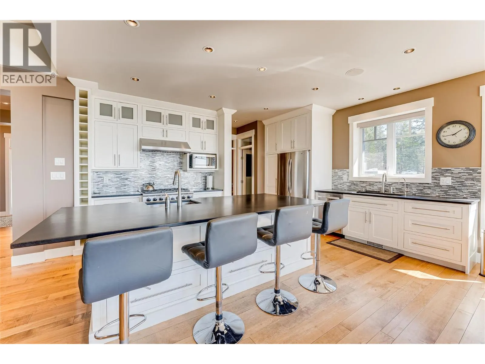 6054 Lynx Drive