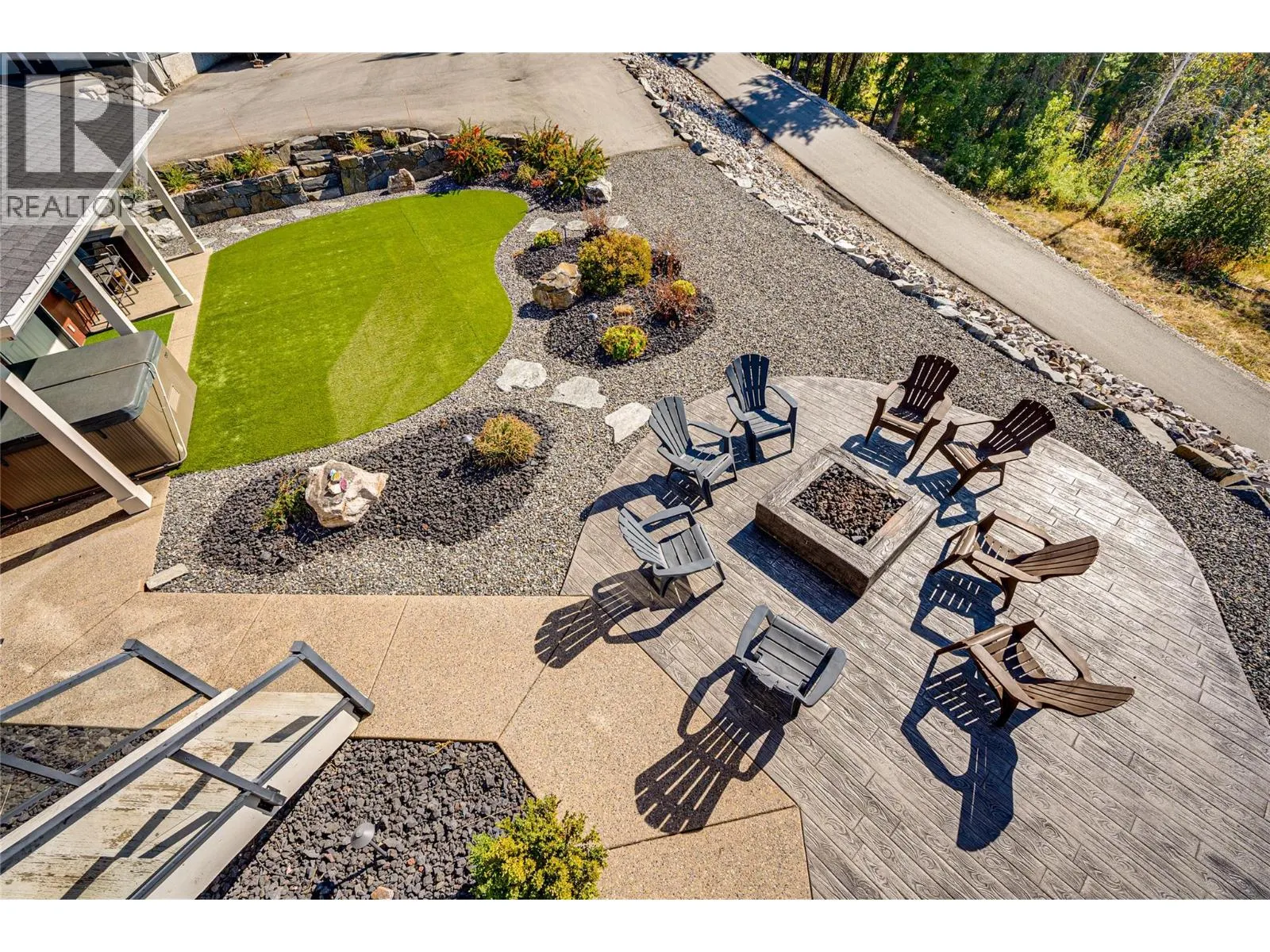 6054 Lynx Drive